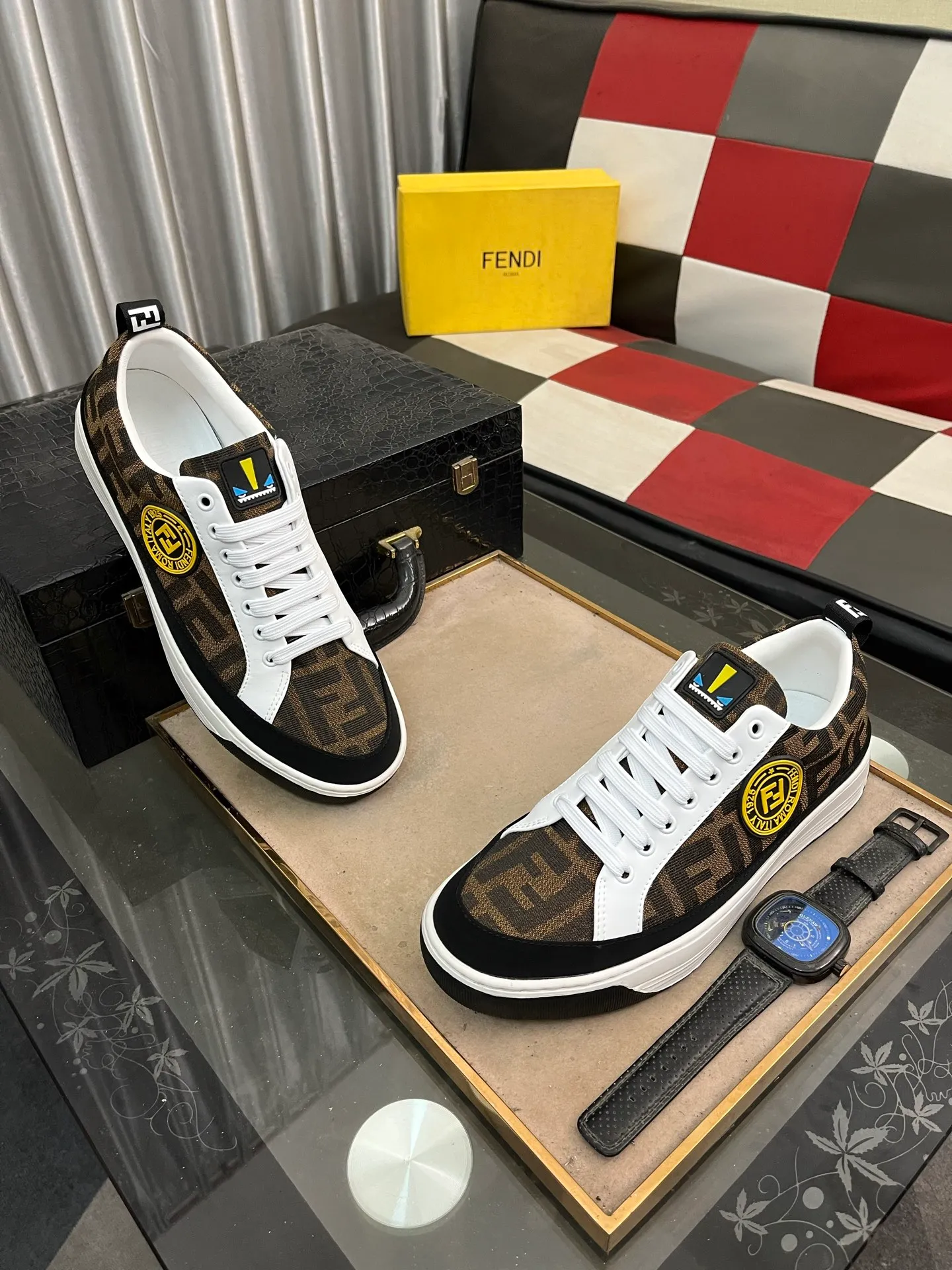 Men's Men's Shoes💰420⌚️⌚️[Fendi] Fendi's latest casual shoes for men! Available at counters simultaneously! Made entirely of imported top-grain calfskin, the interior is made of top-grain water-dyed cowhide, and the original factory-supplied rubber outsole. Leading new fashion concepts. Matching code: 38-442️⃣Colors available